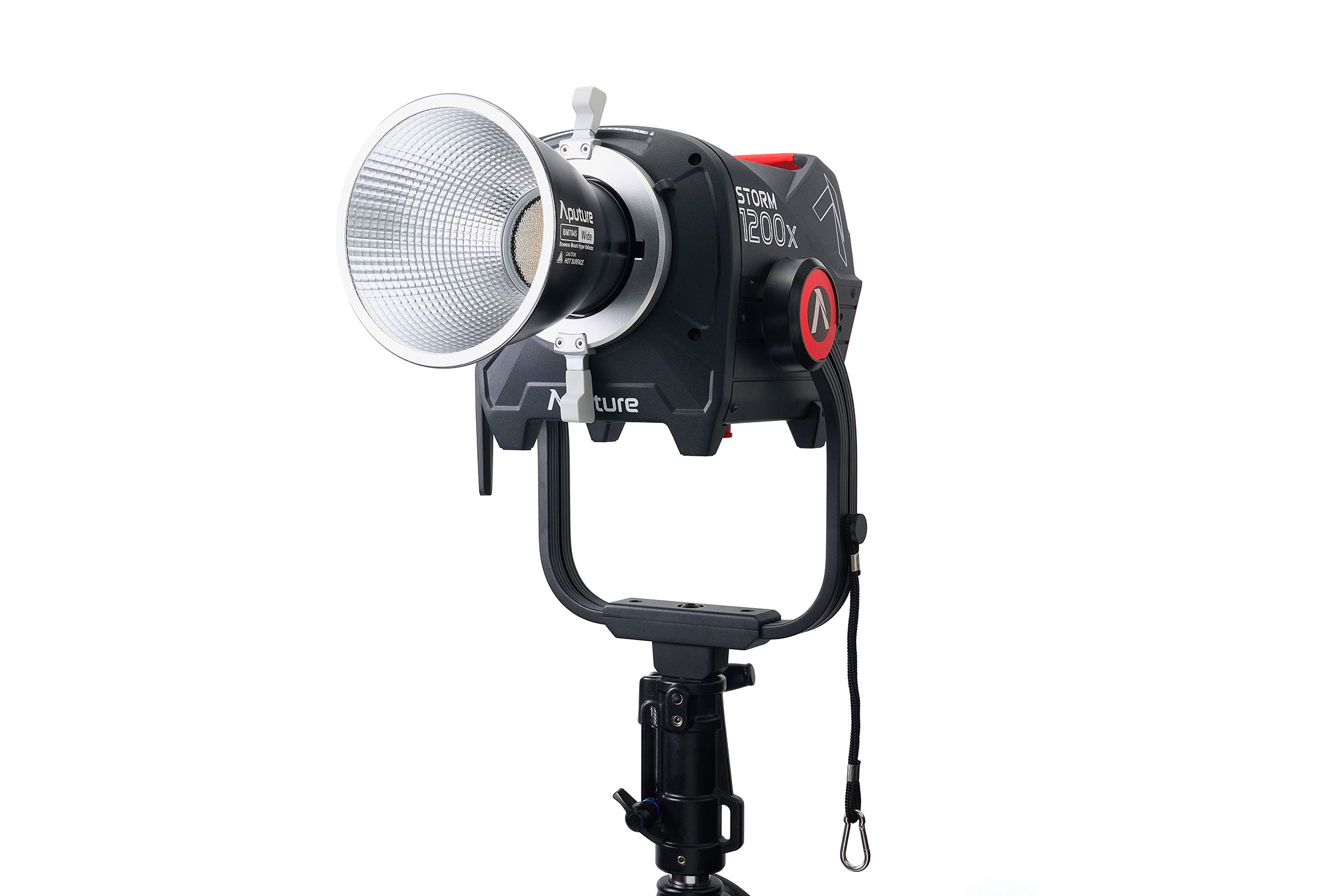 Aputure Storm 1200x w/Wide Reflector – Light Trader